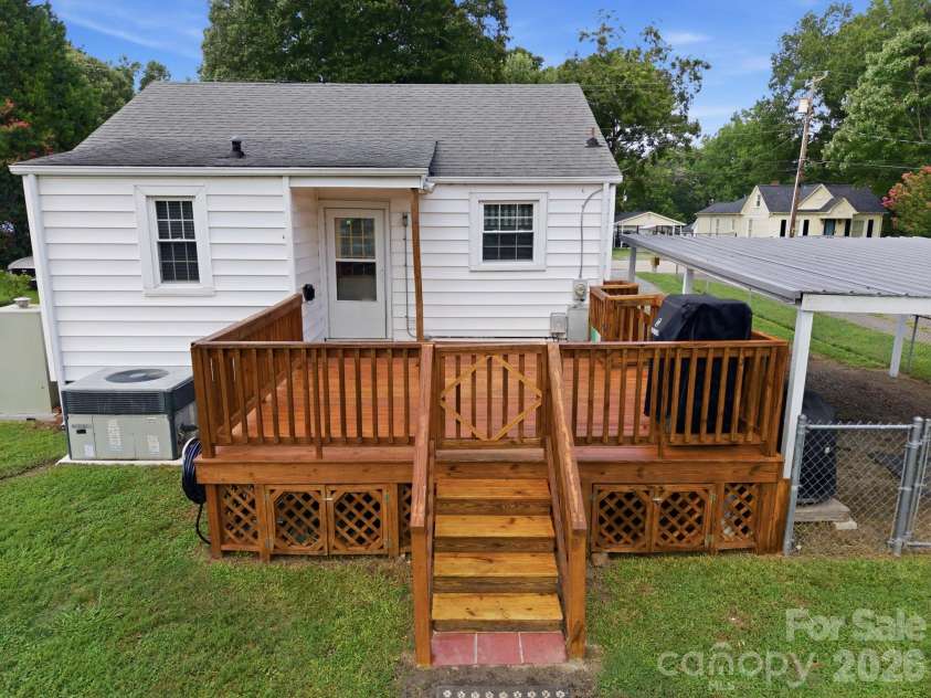 2102 Englewood Street, Kannapolis, NC 28083.  MLS# CAR4411165, YatesRealty ID 42664. 