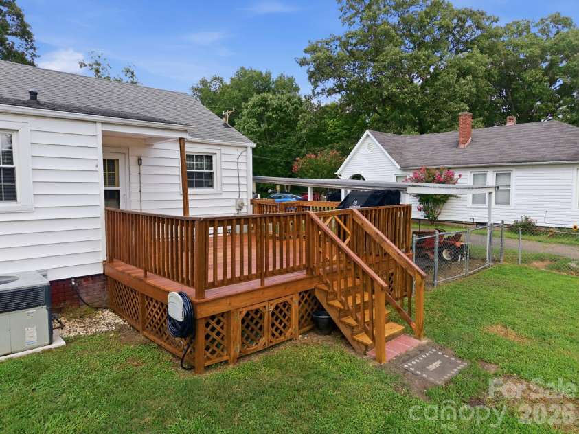 2102 Englewood Street, Kannapolis, NC 28083.  MLS# CAR4411165, YatesRealty ID 42664. 