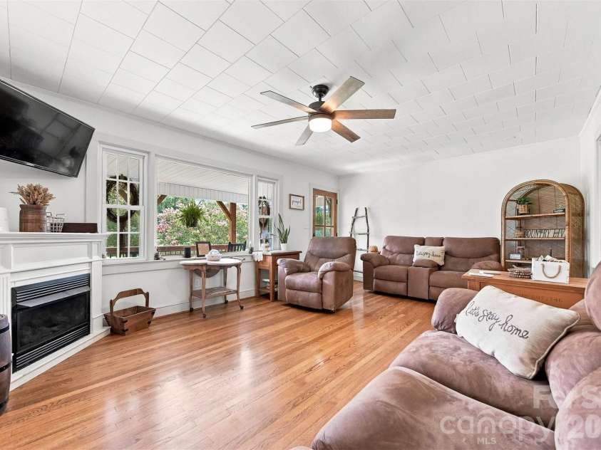 1706 Oakmont Drive, Lenoir, NC 28645.  MLS# CAR4411247, YatesRealty ID 42666. 