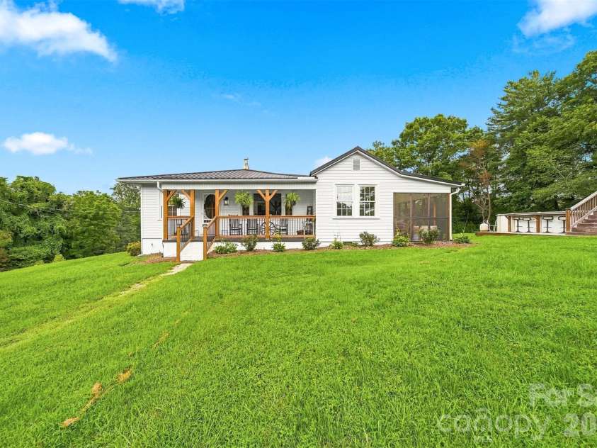 1706 Oakmont Drive, Lenoir, NC 28645.  MLS# CAR4411247, YatesRealty ID 42666. 