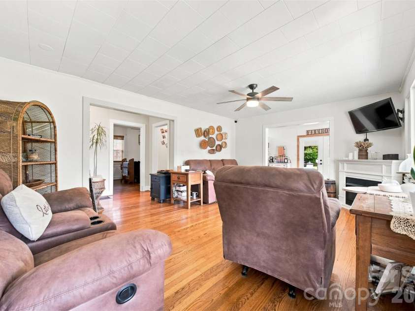 1706 Oakmont Drive, Lenoir, NC 28645.  MLS# CAR4411247, YatesRealty ID 42666. 