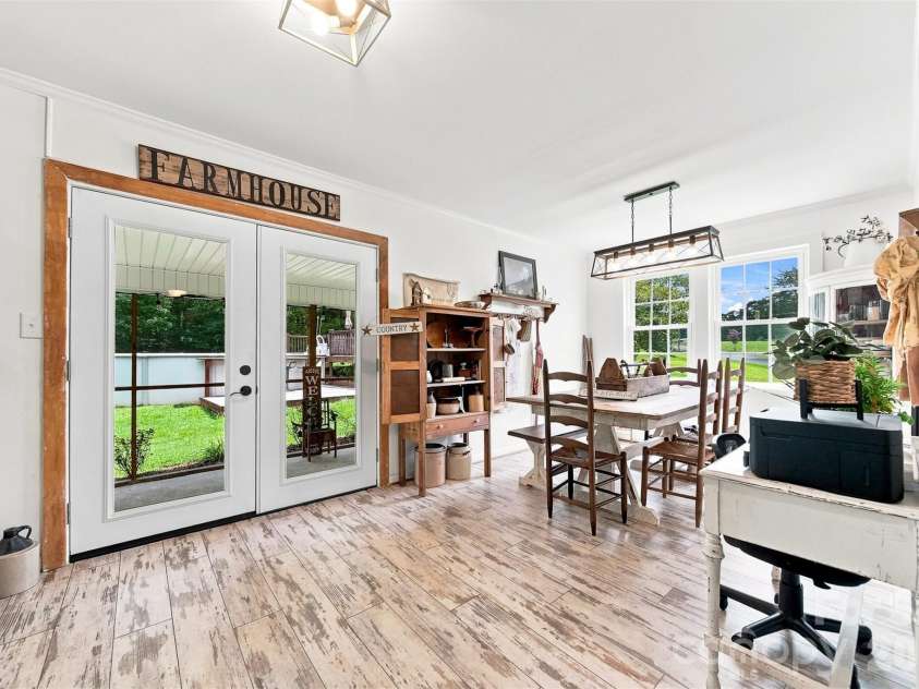 1706 Oakmont Drive, Lenoir, NC 28645.  MLS# CAR4411247, YatesRealty ID 42666. 