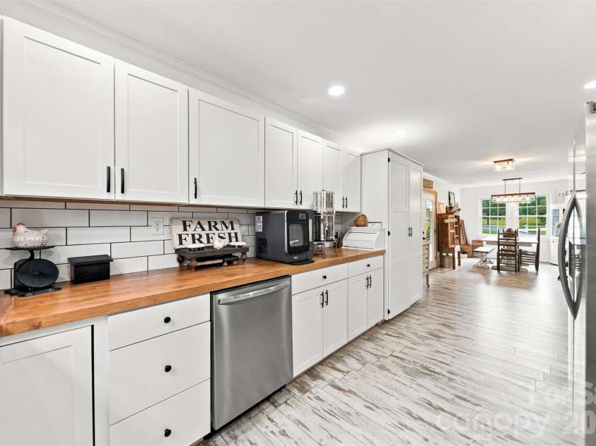 1706 Oakmont Drive, Lenoir, NC 28645.  MLS# CAR4411247, YatesRealty ID 42666. 