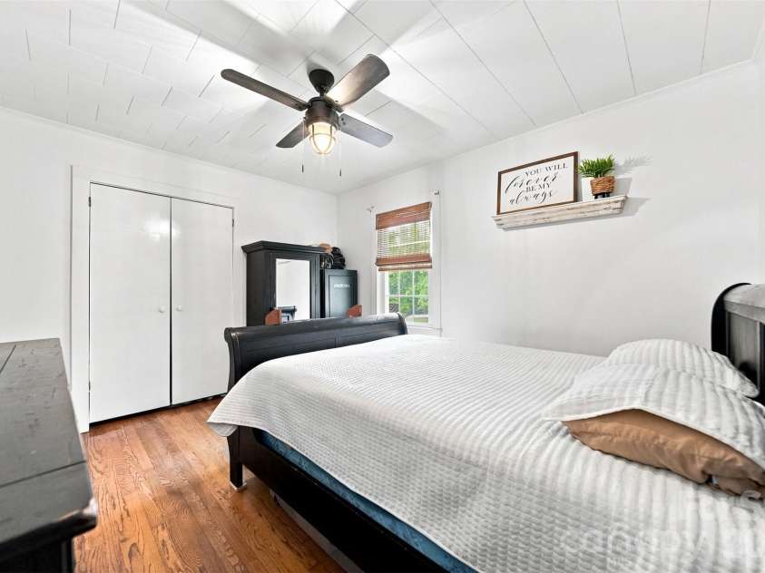 1706 Oakmont Drive, Lenoir, NC 28645.  MLS# CAR4411247, YatesRealty ID 42666. 