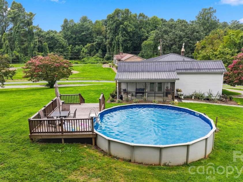 1706 Oakmont Drive, Lenoir, NC 28645.  MLS# CAR4411247, YatesRealty ID 42666. 