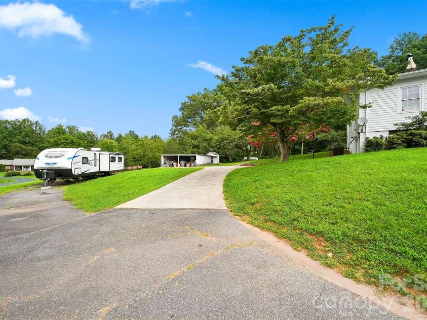 1706 Oakmont Drive, Lenoir, NC 28645.  MLS# CAR4411247, YatesRealty ID 42666. 