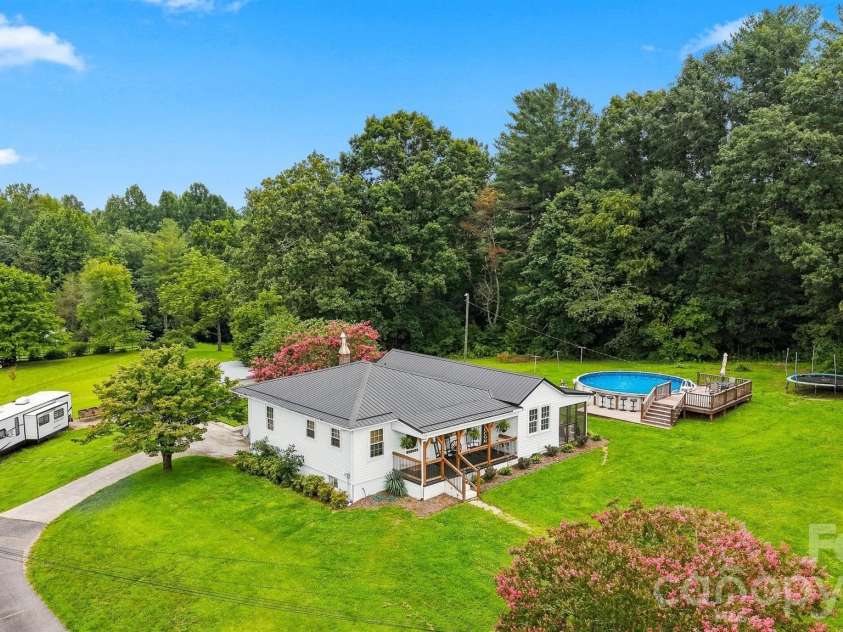 1706 Oakmont Drive, Lenoir, NC 28645.  MLS# CAR4411247, YatesRealty ID 42666. 