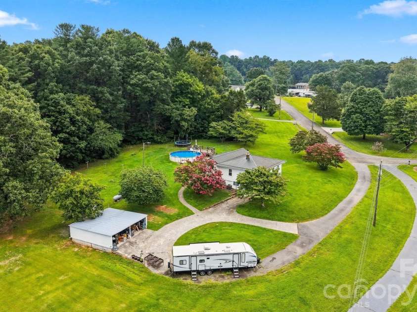 1706 Oakmont Drive, Lenoir, NC 28645.  MLS# CAR4411247, YatesRealty ID 42666. 