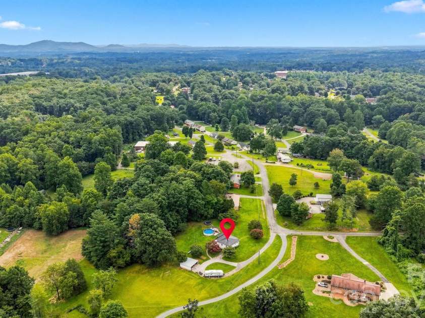 1706 Oakmont Drive, Lenoir, NC 28645.  MLS# CAR4411247, YatesRealty ID 42666. 