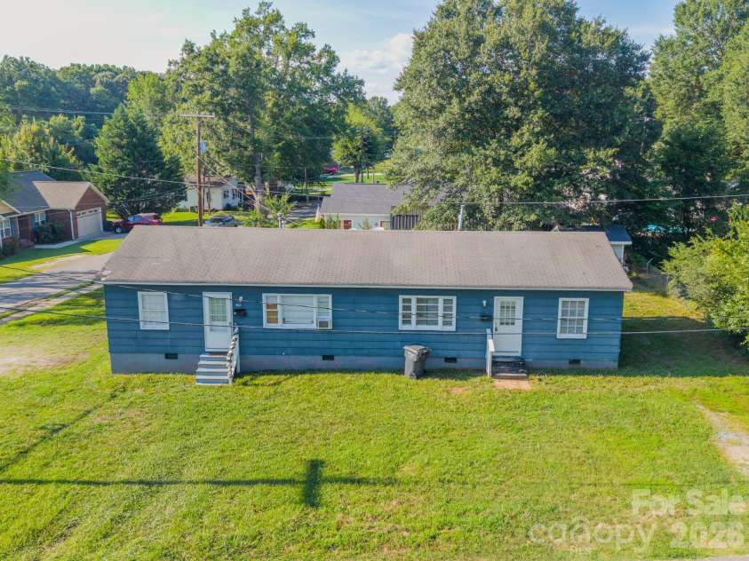 402 Webb Street, Dallas, NC 28034.  MLS# CAR4403939, YatesRealty ID 42668. 