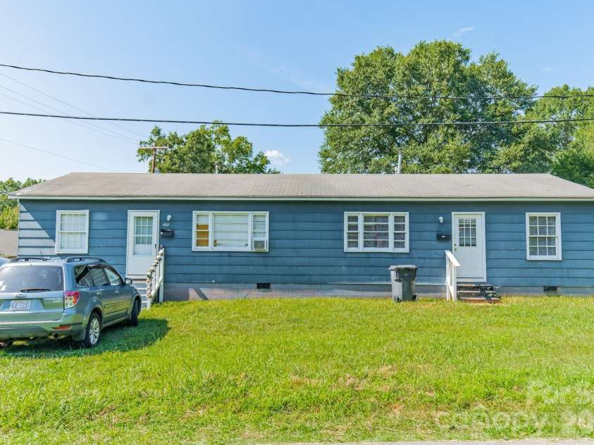 402 Webb Street, Dallas, NC 28034.  MLS# CAR4403939, YatesRealty ID 42668. 