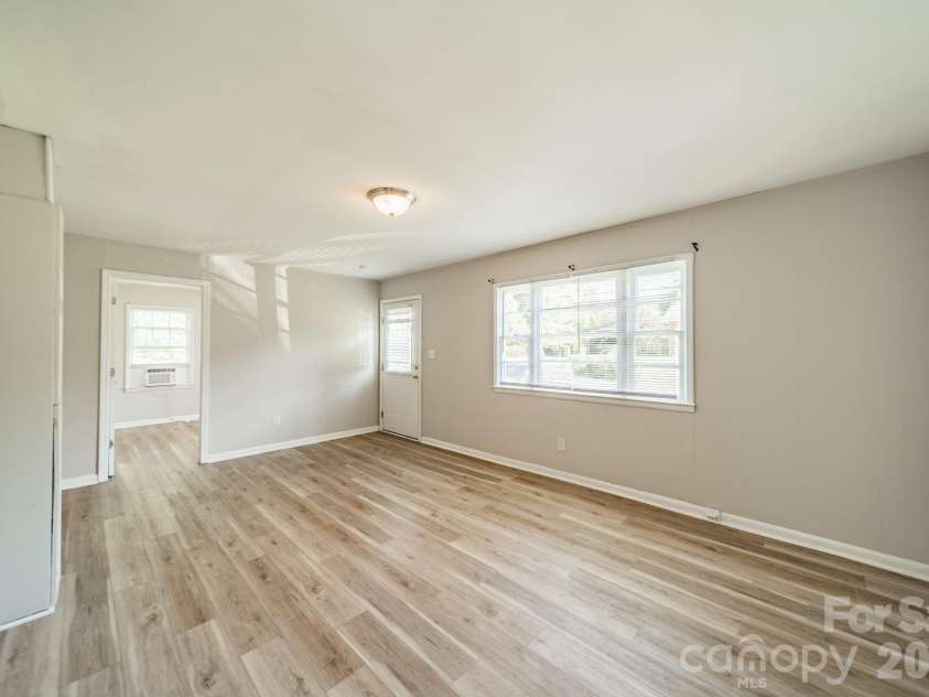 402 Webb Street, Dallas, NC 28034.  MLS# CAR4403939, YatesRealty ID 42668. 
