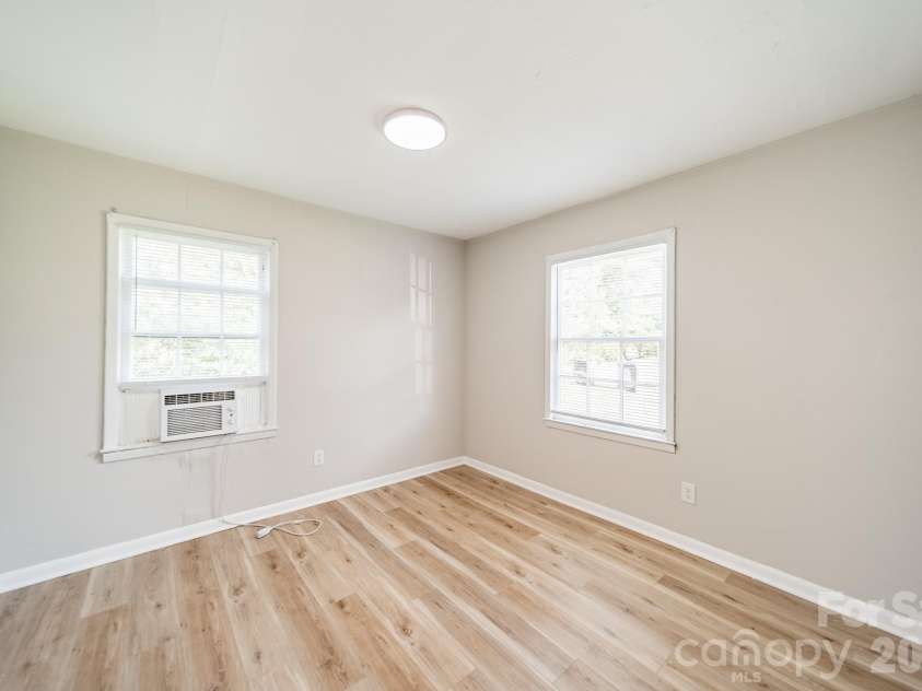 402 Webb Street, Dallas, NC 28034.  MLS# CAR4403939, YatesRealty ID 42668. 