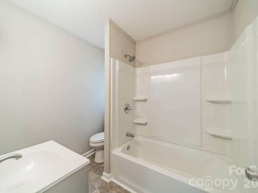 402 Webb Street, Dallas, NC 28034.  MLS# CAR4403939, YatesRealty ID 42668. 