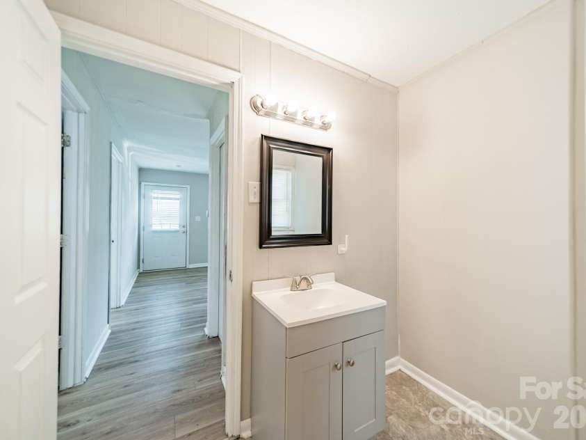 402 Webb Street, Dallas, NC 28034.  MLS# CAR4403939, YatesRealty ID 42668. 