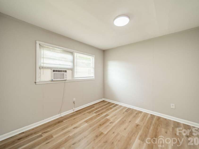402 Webb Street, Dallas, NC 28034.  MLS# CAR4403939, YatesRealty ID 42668. 