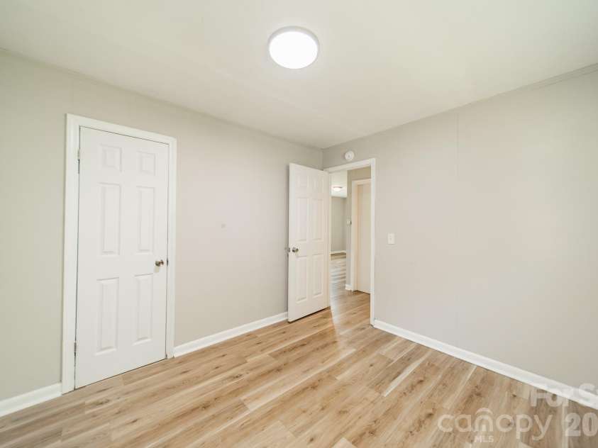 402 Webb Street, Dallas, NC 28034.  MLS# CAR4403939, YatesRealty ID 42668. 