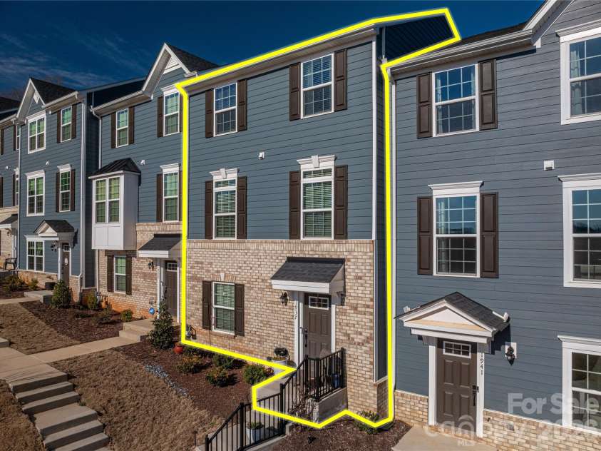 1937 Tupelo Grove Lane, Gastonia, NC 28054.  MLS# CAR4344471, YatesRealty ID 4267. 