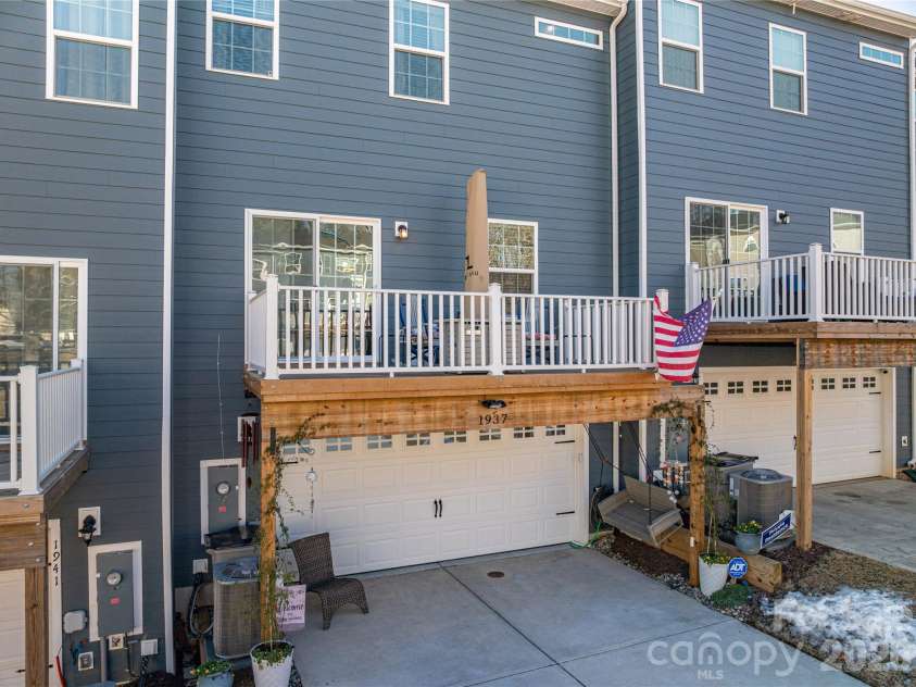 1937 Tupelo Grove Lane, Gastonia, NC 28054.  MLS# CAR4344471, YatesRealty ID 4267. 