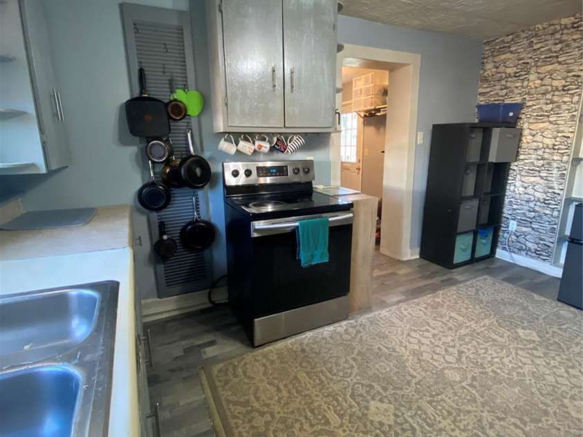 525 Park Drive, Statesville, NC 28677.  MLS# CAR4332807, YatesRealty ID 4267. Kit