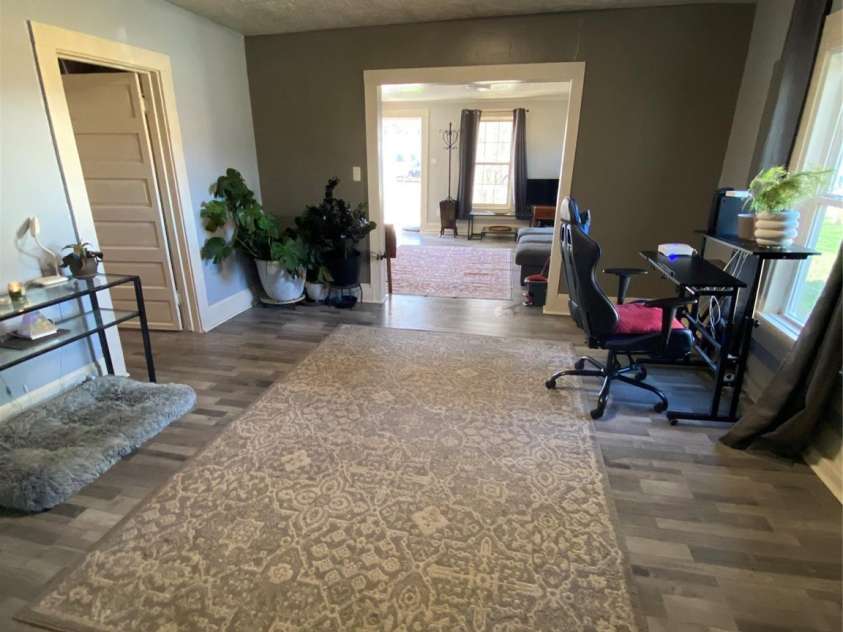 525 Park Drive, Statesville, NC 28677.  MLS# CAR4332807, YatesRealty ID 4267. LR