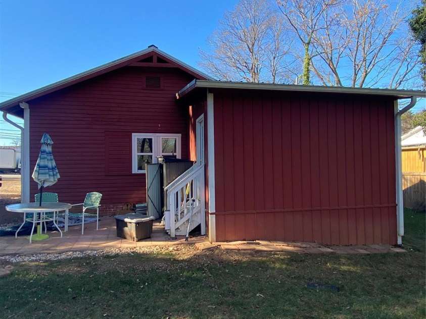 525 Park Drive, Statesville, NC 28677.  MLS# CAR4332807, YatesRealty ID 4267. Rear
