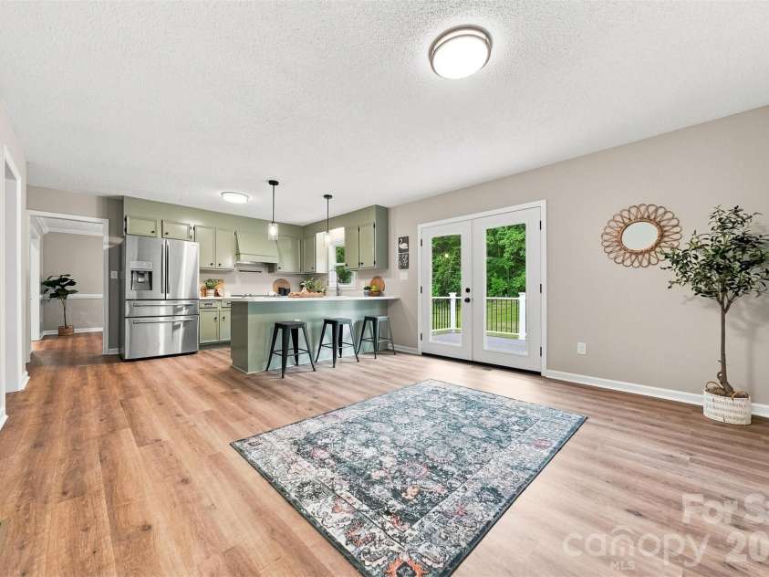 136 Cook Lane, Hickory, NC 28601.  MLS# CAR4412486, YatesRealty ID 42671. 