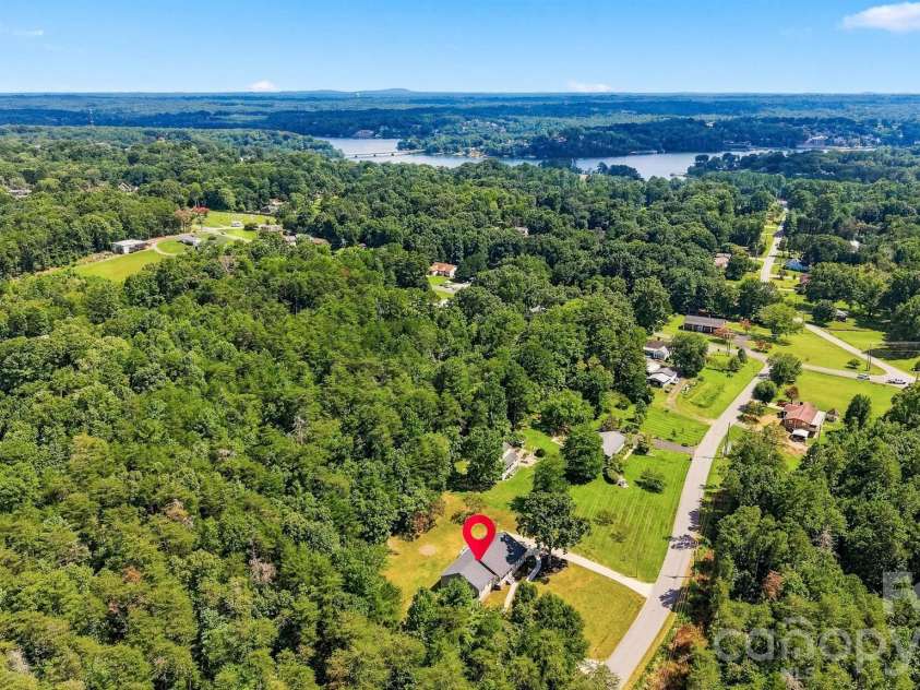 136 Cook Lane, Hickory, NC 28601.  MLS# CAR4412486, YatesRealty ID 42671. 