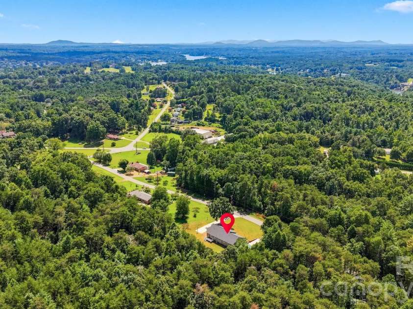 136 Cook Lane, Hickory, NC 28601.  MLS# CAR4412486, YatesRealty ID 42671. 