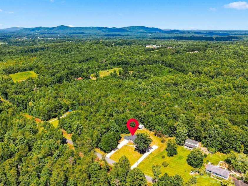 136 Cook Lane, Hickory, NC 28601.  MLS# CAR4412486, YatesRealty ID 42671. 