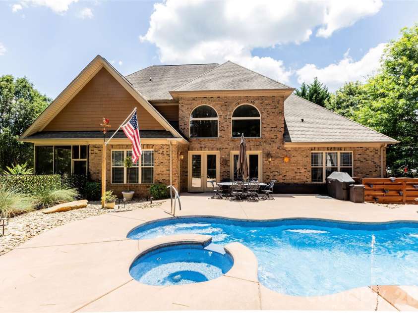 139 Waterbury Drive, Mooresville, NC 28117.  MLS# CAR4400849, YatesRealty ID 42672. 