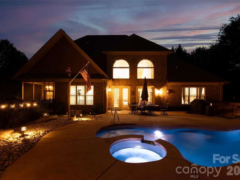 139 Waterbury Drive, Mooresville, NC 28117.  MLS# CAR4400849, YatesRealty ID 42672. 