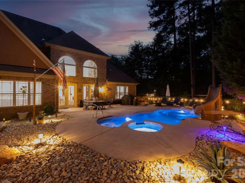 139 Waterbury Drive, Mooresville, NC 28117.  MLS# CAR4400849, YatesRealty ID 42672. 