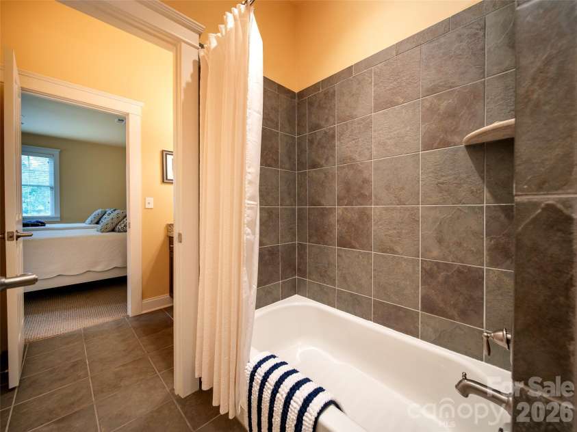 21 Kaufman Stone Way, Biltmore Lake, NC 28715.  MLS# CAR4411076, YatesRealty ID 42674. 