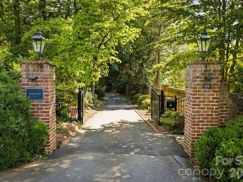 202 Woodside Place, Lenoir, NC 28645.  MLS# CAR4403454, YatesRealty ID 42675. 