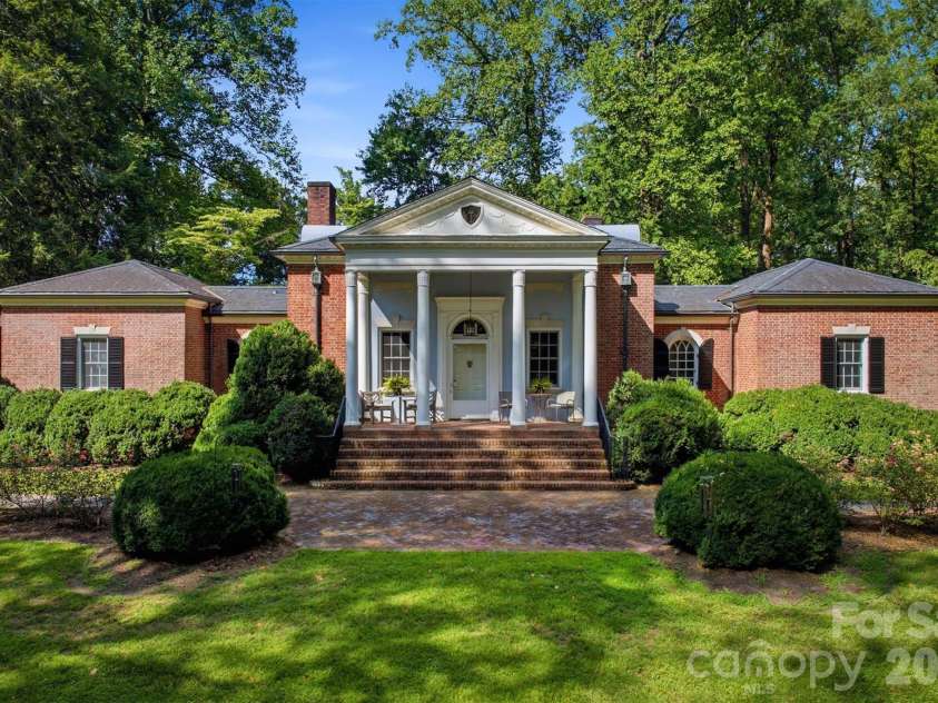 202 Woodside Place, Lenoir, NC 28645.  MLS# CAR4403454, YatesRealty ID 42675. 