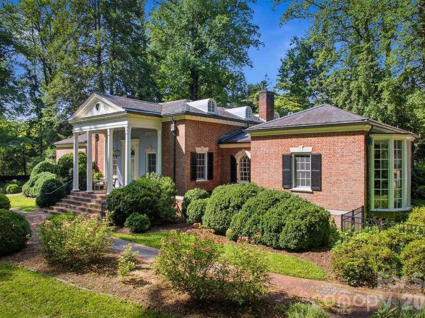 202 Woodside Place, Lenoir, NC 28645.  MLS# CAR4403454, YatesRealty ID 42675. 