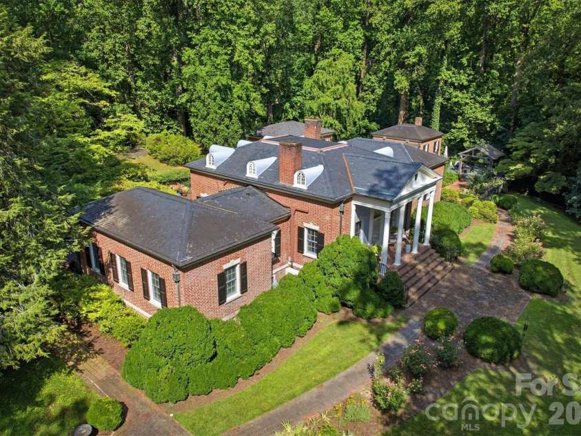 202 Woodside Place, Lenoir, NC 28645.  MLS# CAR4403454, YatesRealty ID 42675. 