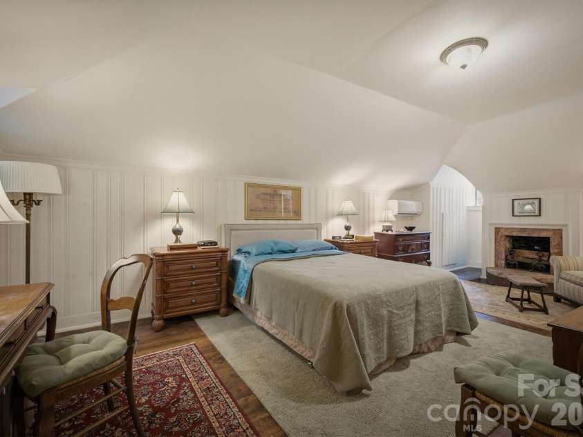 202 Woodside Place, Lenoir, NC 28645.  MLS# CAR4403454, YatesRealty ID 42675. 