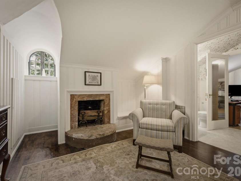 202 Woodside Place, Lenoir, NC 28645.  MLS# CAR4403454, YatesRealty ID 42675. 
