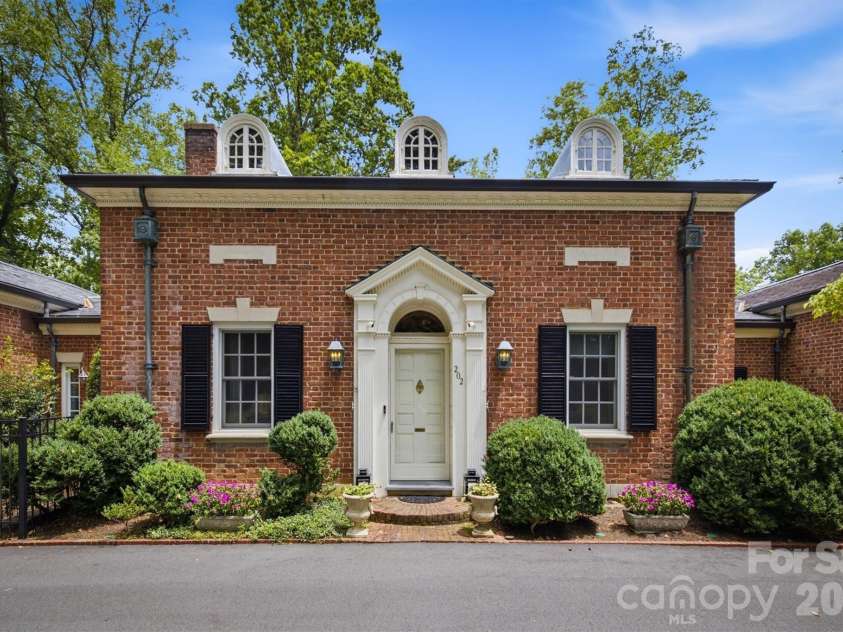 202 Woodside Place, Lenoir, NC 28645.  MLS# CAR4403454, YatesRealty ID 42675. 