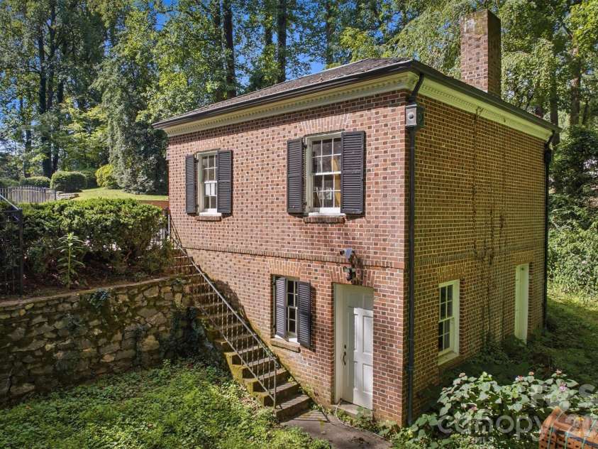 202 Woodside Place, Lenoir, NC 28645.  MLS# CAR4403454, YatesRealty ID 42675. 