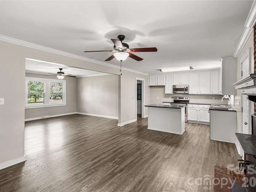 6366 Williamson Road, Rock Hill, SC 29730.  MLS# CAR4411550, YatesRealty ID 42676. 