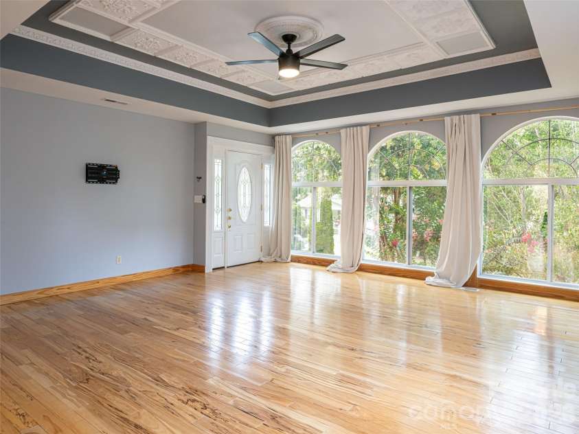 12 Peeler Drive, Asheville, NC 28803.  MLS# CAR4411996, YatesRealty ID 42677. 
