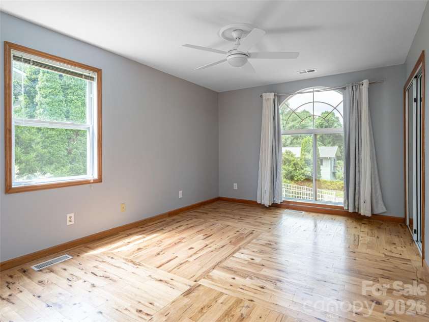 12 Peeler Drive, Asheville, NC 28803.  MLS# CAR4411996, YatesRealty ID 42677. 