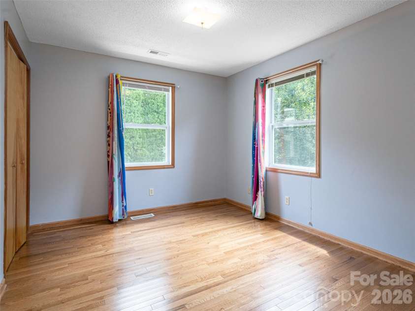 12 Peeler Drive, Asheville, NC 28803.  MLS# CAR4411996, YatesRealty ID 42677. 