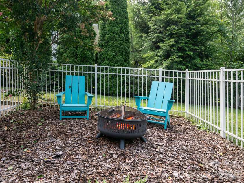 12 Peeler Drive, Asheville, NC 28803.  MLS# CAR4411996, YatesRealty ID 42677. 
