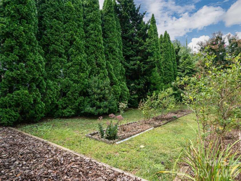 12 Peeler Drive, Asheville, NC 28803.  MLS# CAR4411996, YatesRealty ID 42677. 