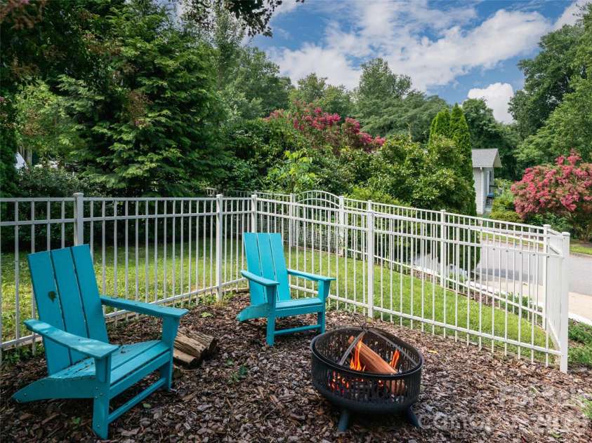 12 Peeler Drive, Asheville, NC 28803.  MLS# CAR4411996, YatesRealty ID 42677. 