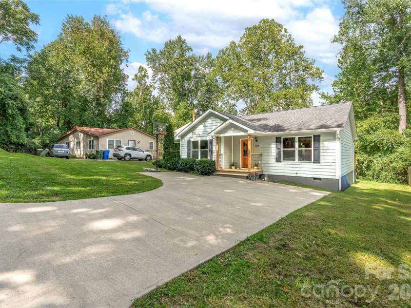 102 Iris Street, Asheville, NC 28803.  MLS# CAR4411381, YatesRealty ID 42678. 